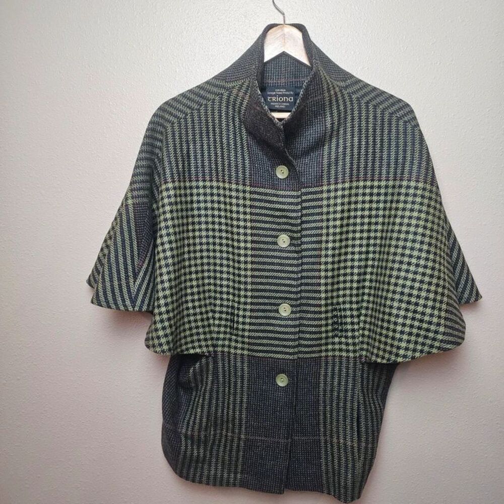 Triona Wool Donegal Irish 100%Wool green plaid button up cape